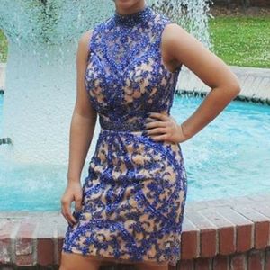 Homecoming / formal size 4